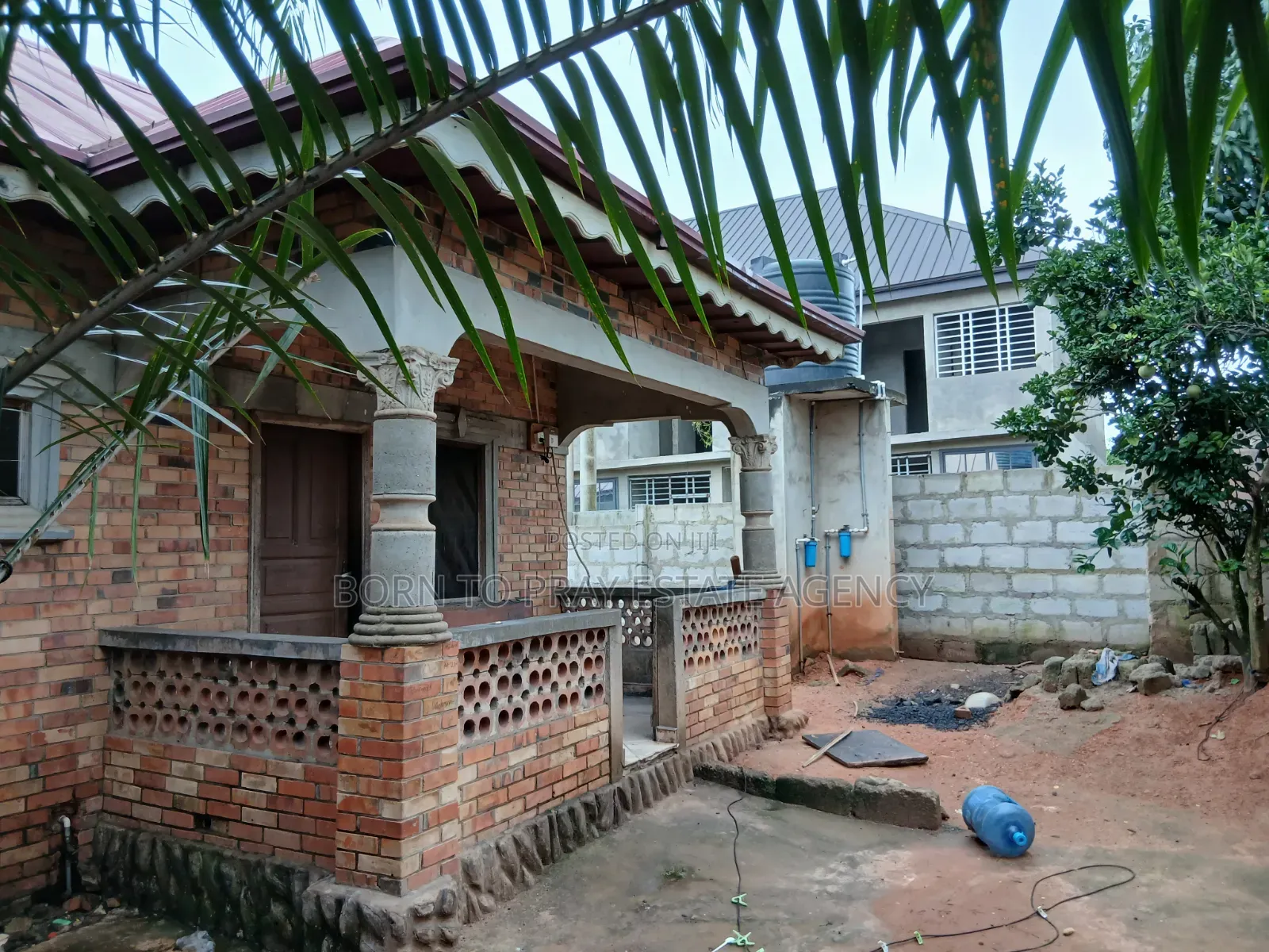 7bdrm House in Born 2 Pray Estate, Ejisu-Juaben Municipal for rent