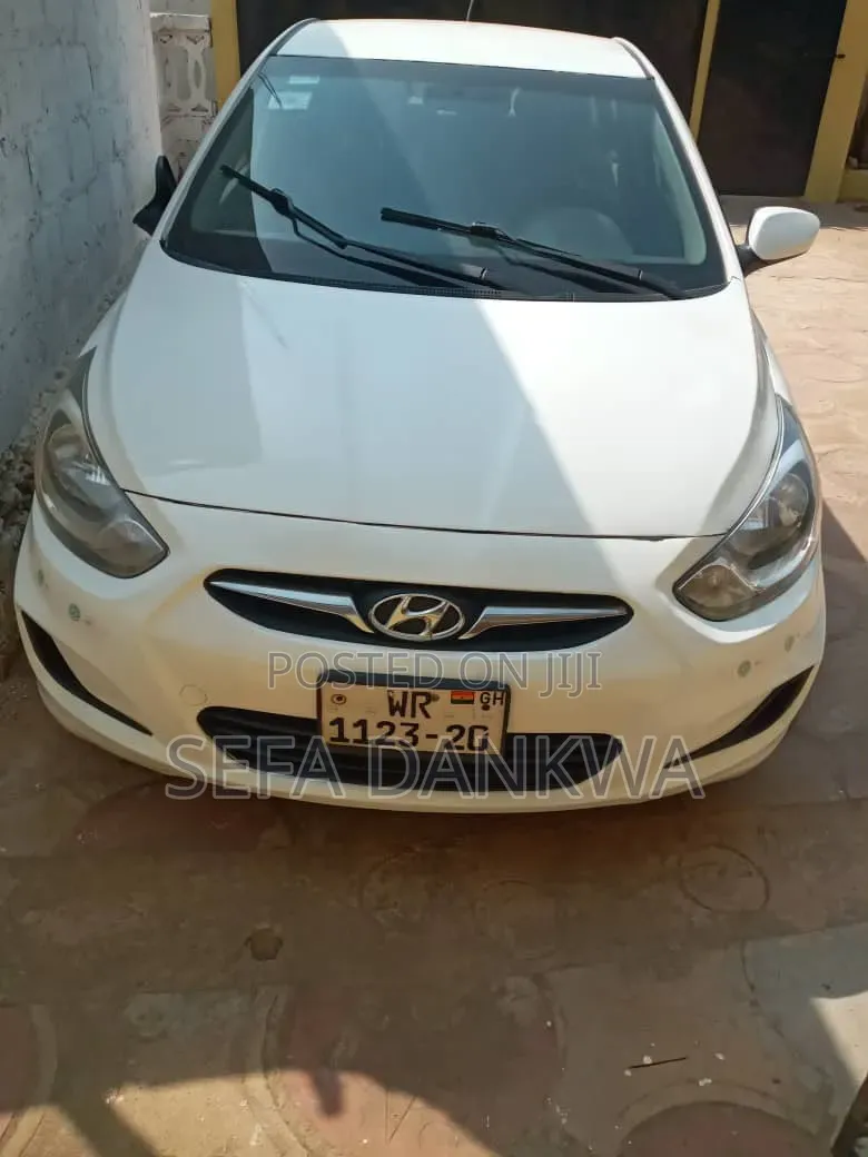Hyundai Accent SE 2013 White