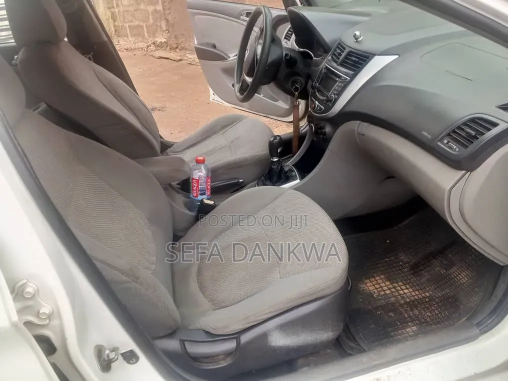 Hyundai Accent SE 2013 White