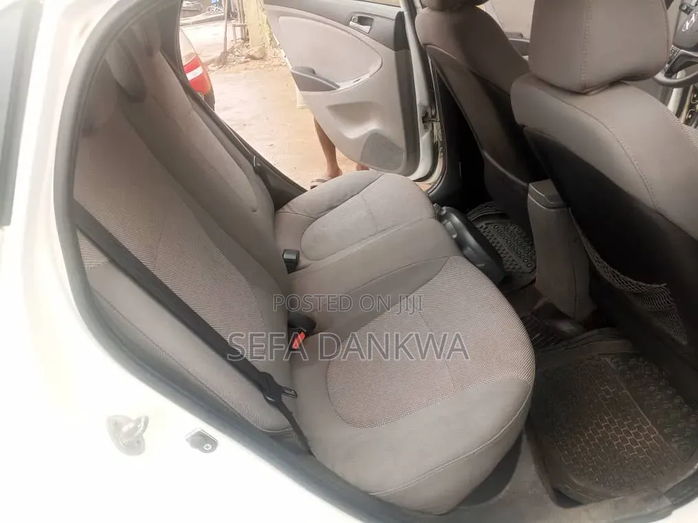 Hyundai Accent SE 2013 White