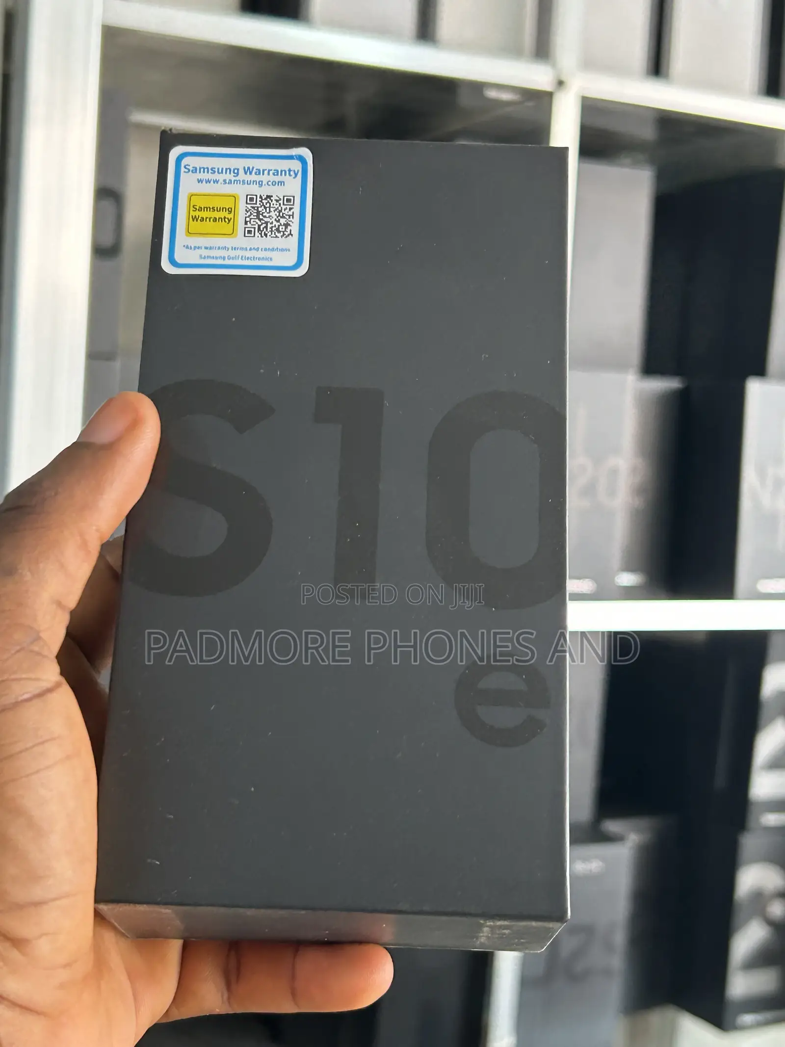 New Samsung Galaxy S10e 128 GB Black