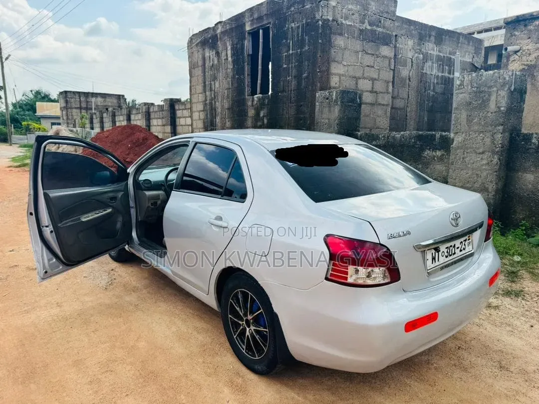 Toyota Belta 2023 Silver