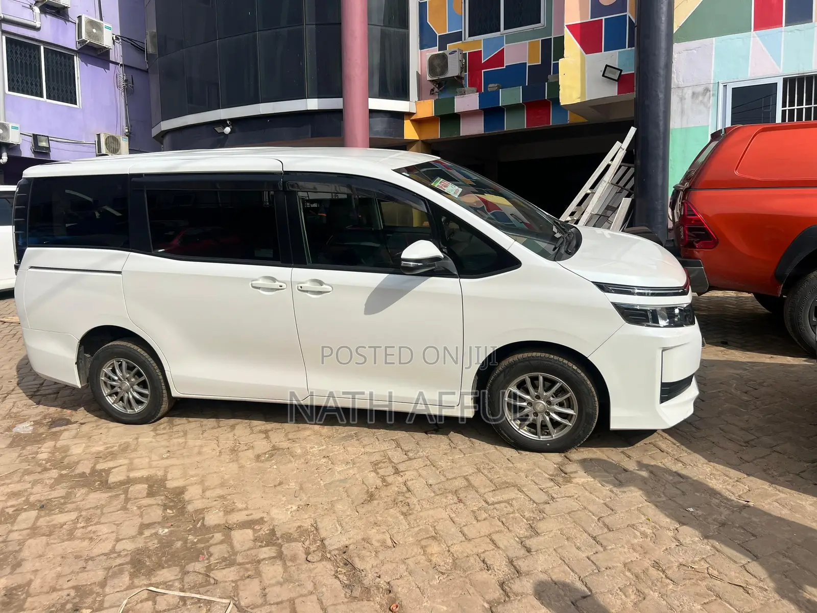 Toyota Voxy 2013 White