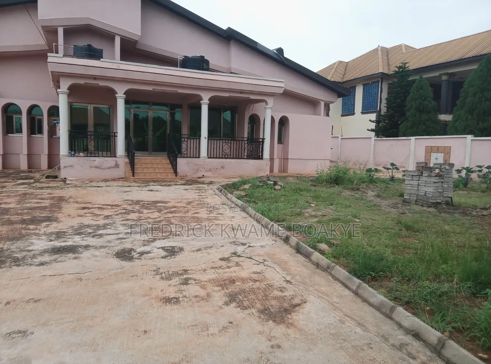 6bdrm House in Brother K Estate, Kumasi Metropolitan for sale