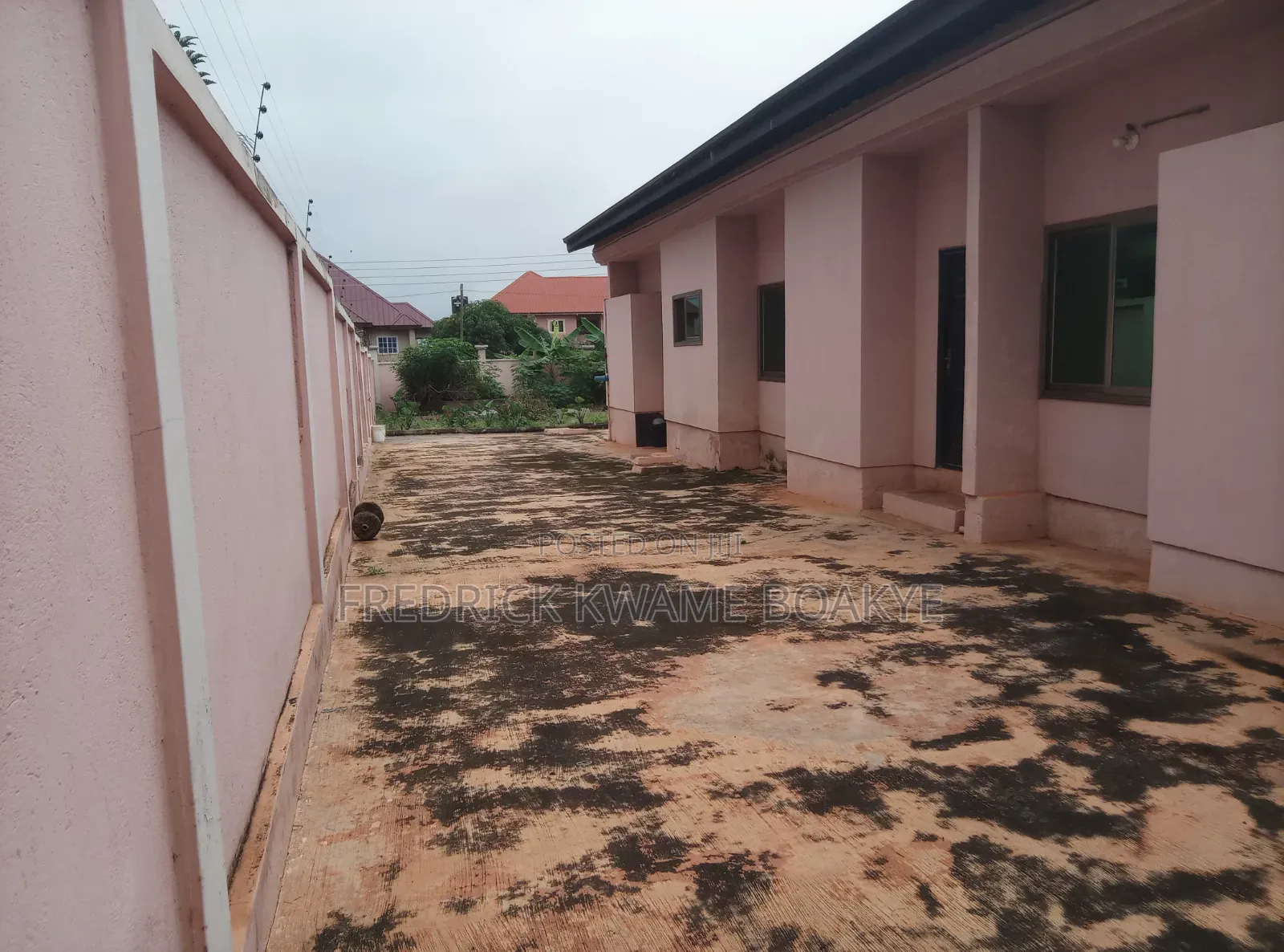 6bdrm House in Brother K Estate, Kumasi Metropolitan for sale