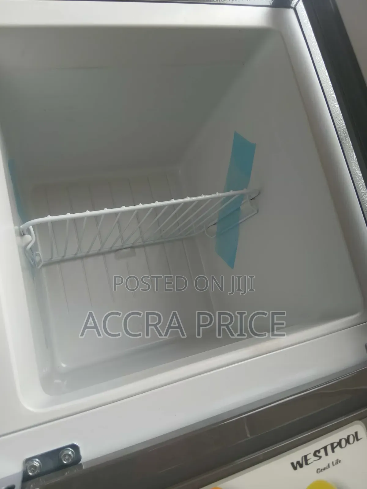Westpool Refrigerator With Vegetable Crisper Drawer
