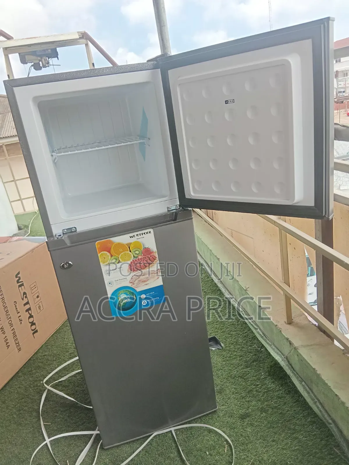 Westpool Refrigerator With Vegetable Crisper Drawer