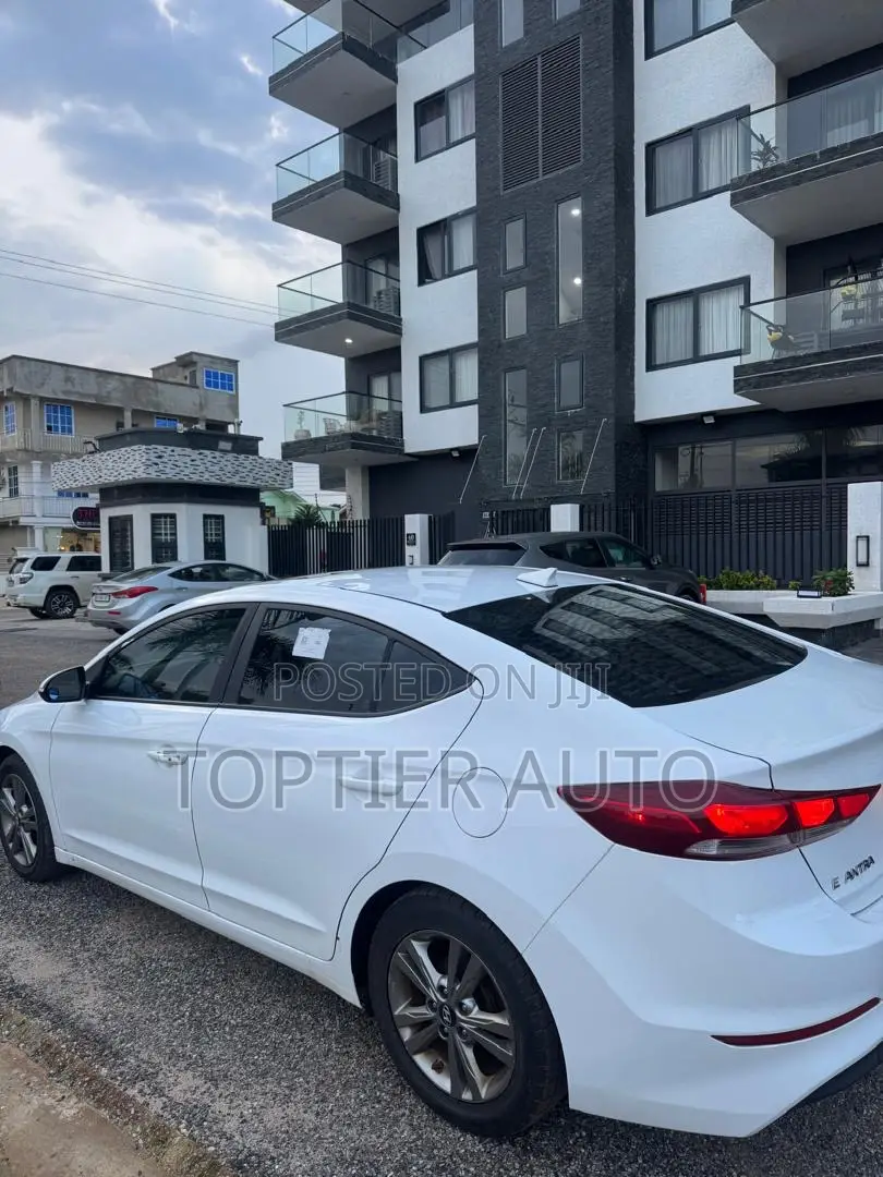 Hyundai Elantra Limited 2018 White