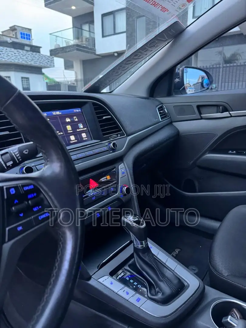 Hyundai Elantra Limited 2018 White
