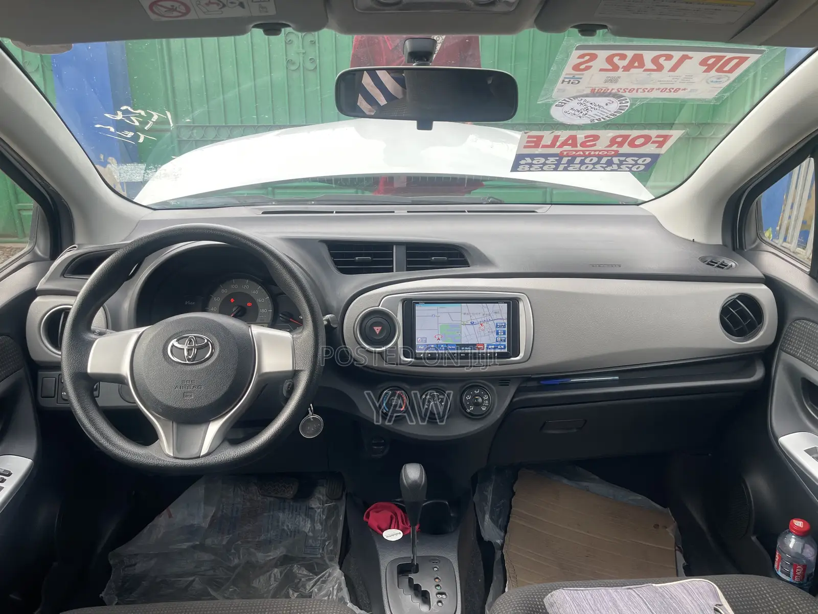 Toyota Vitz 1.5 FWD 5dr 2014 White