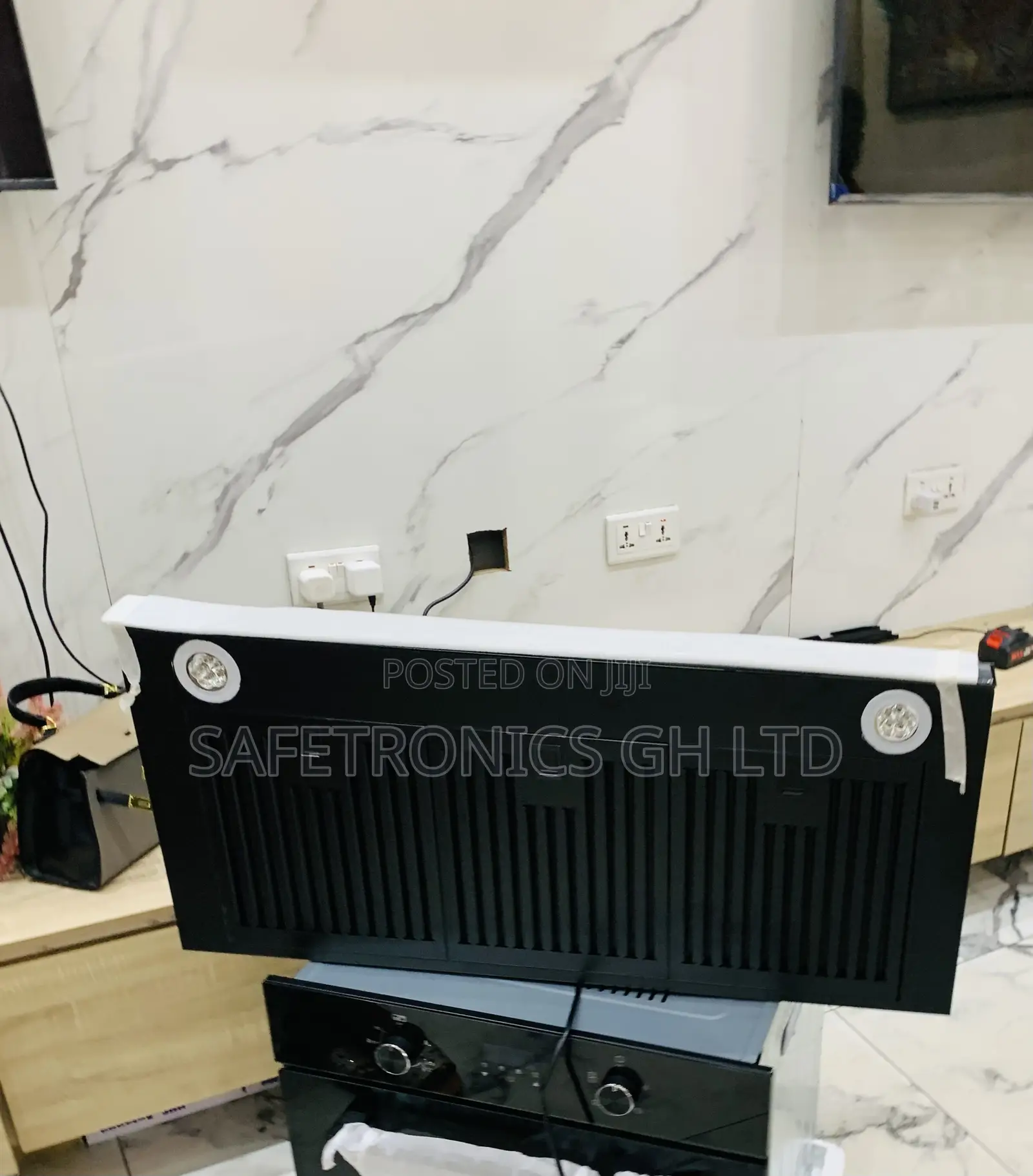 Ultra Modern Kenwood 90cm Extractor (90072/Ceramic Heat Range Hood