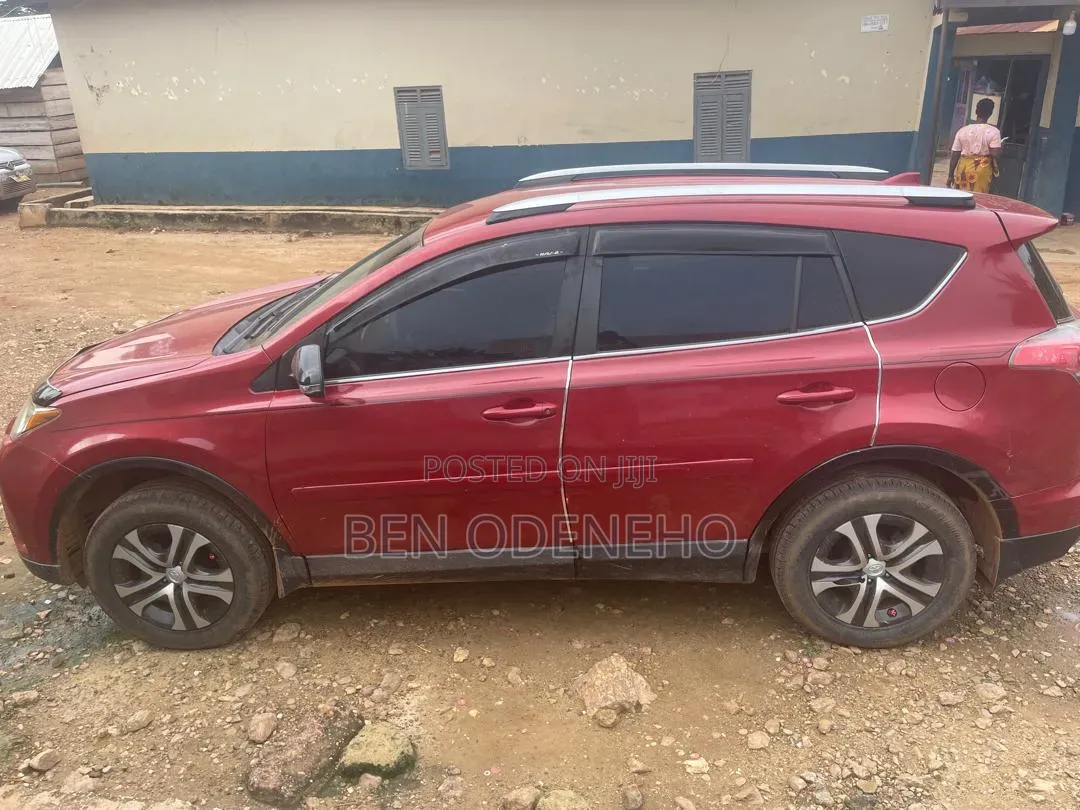 Toyota RAV4 2017 Red