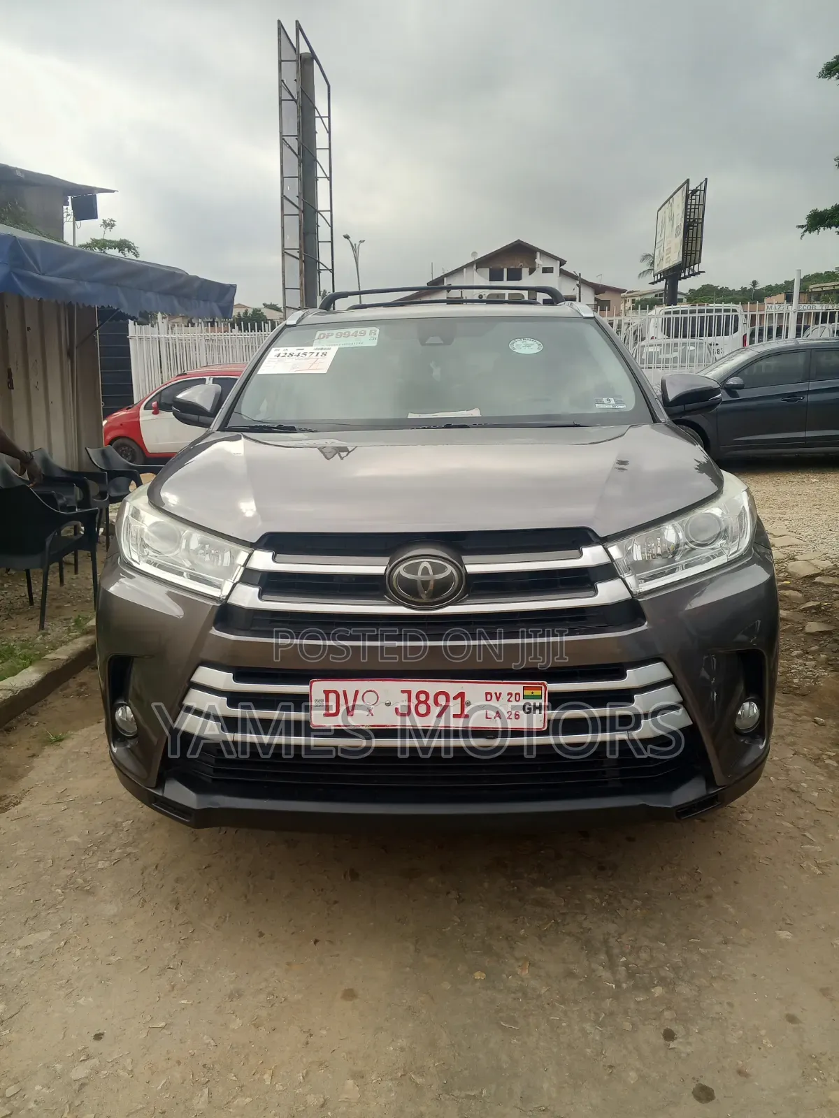 Toyota Highlander XLE 4x4 V6 (3.5L 6cyl 8A) 2017 Gray