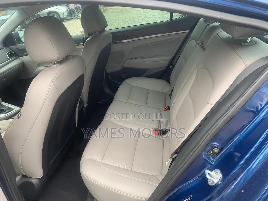 Hyundai Elantra Limited Sedan FWD (2.0L 4cyl 6A) 2017 Blue
