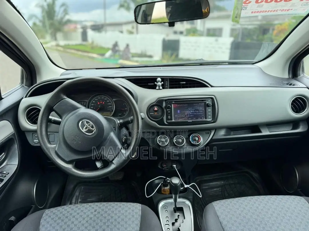 Toyota Yaris LE Hatchback 5dr 2015 Black