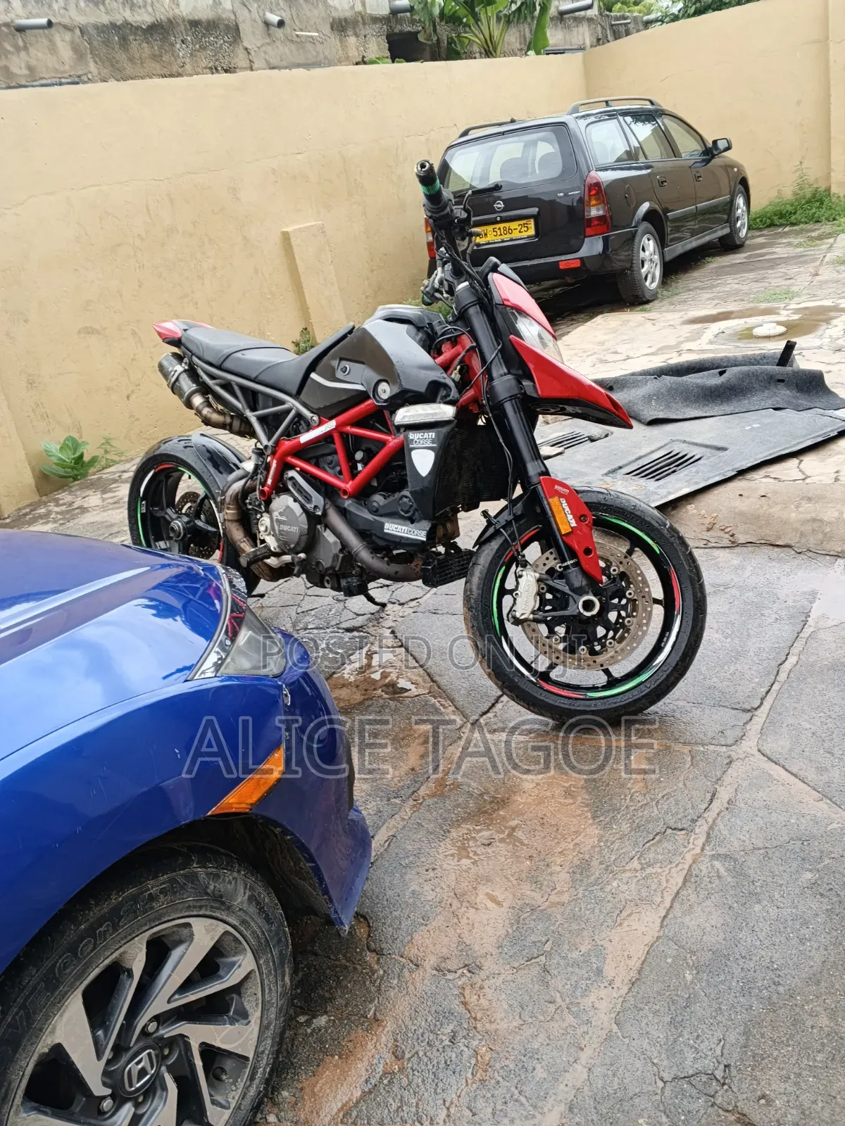 Ducati Hypermotard 950 SP 2022 Red