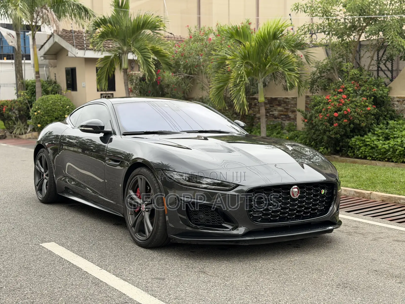 Jaguar F-Type R Coupe AWD 2023 Gray