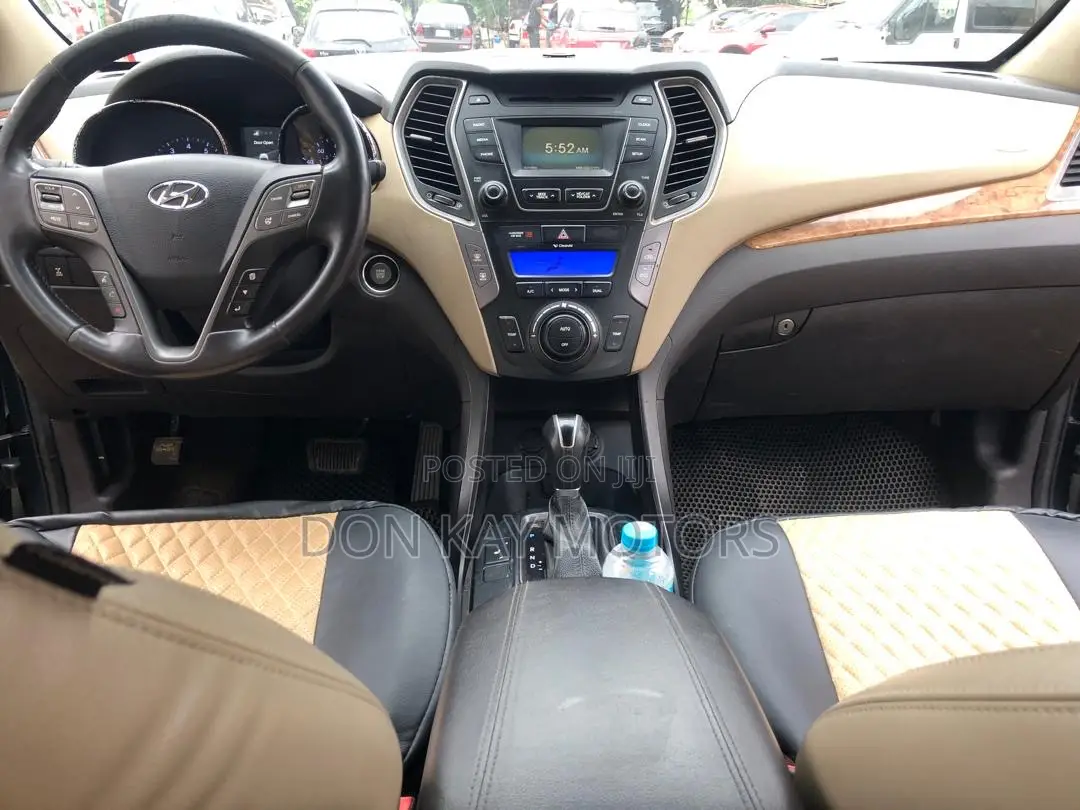 Hyundai Santa Fe Limited 4dr SUV (3.3L 6cyl 6A) 2015