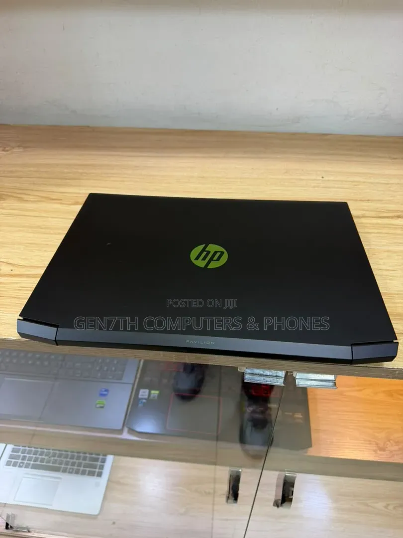 Laptop HP Pavilion 14 16GB AMD Ryzen 7 SSHD (Hybrid) 512GB