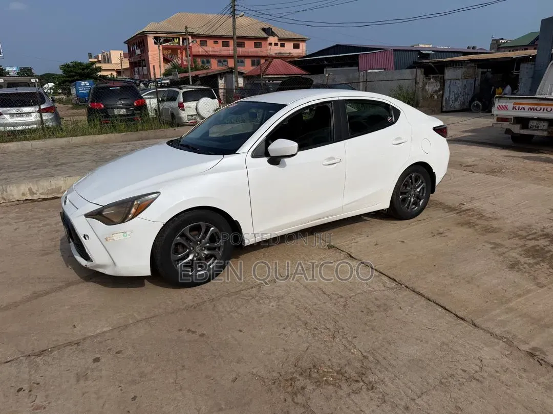 Toyota Yaris 2015 White