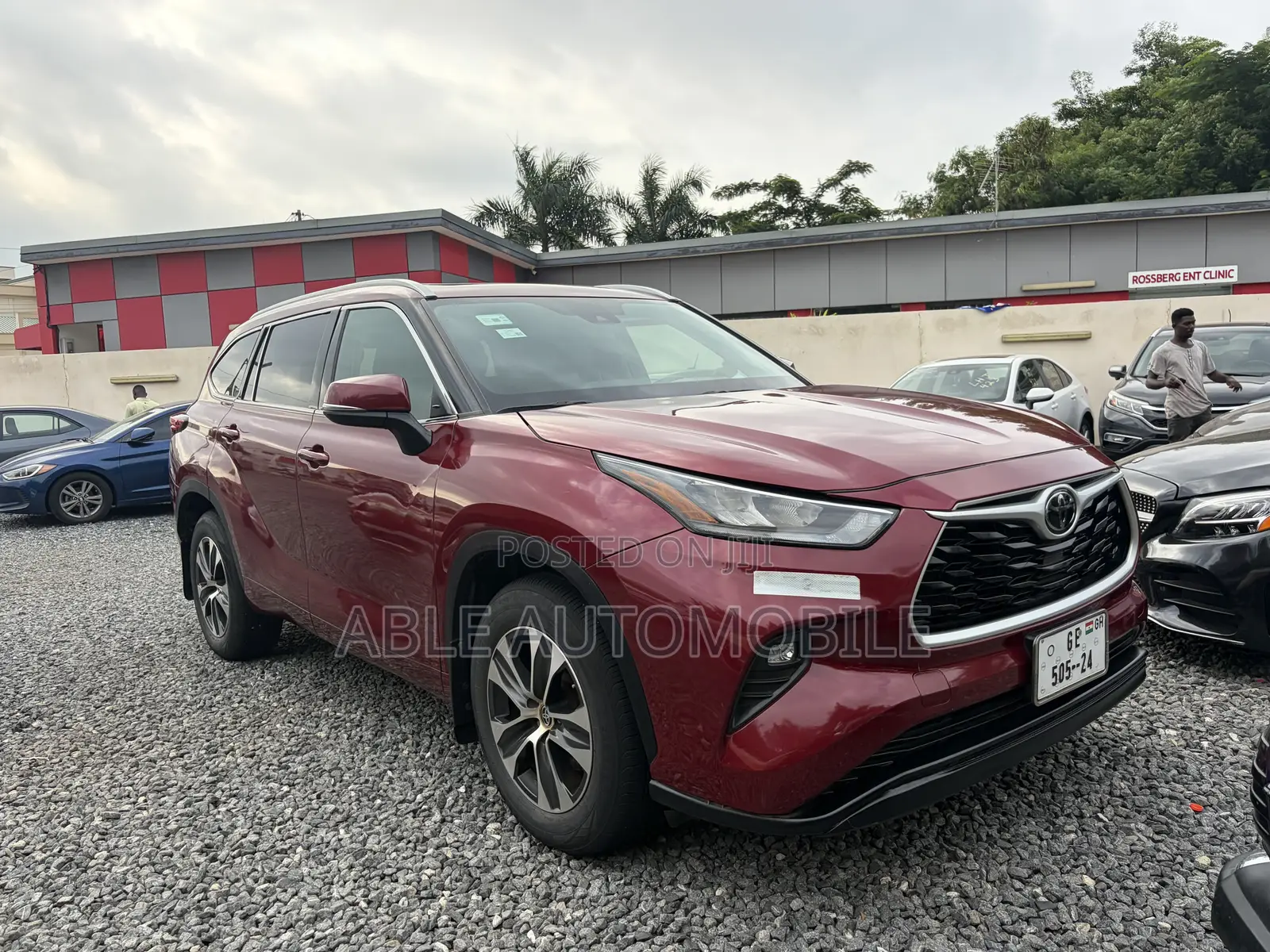 Toyota Highlander XLE 2022 Red