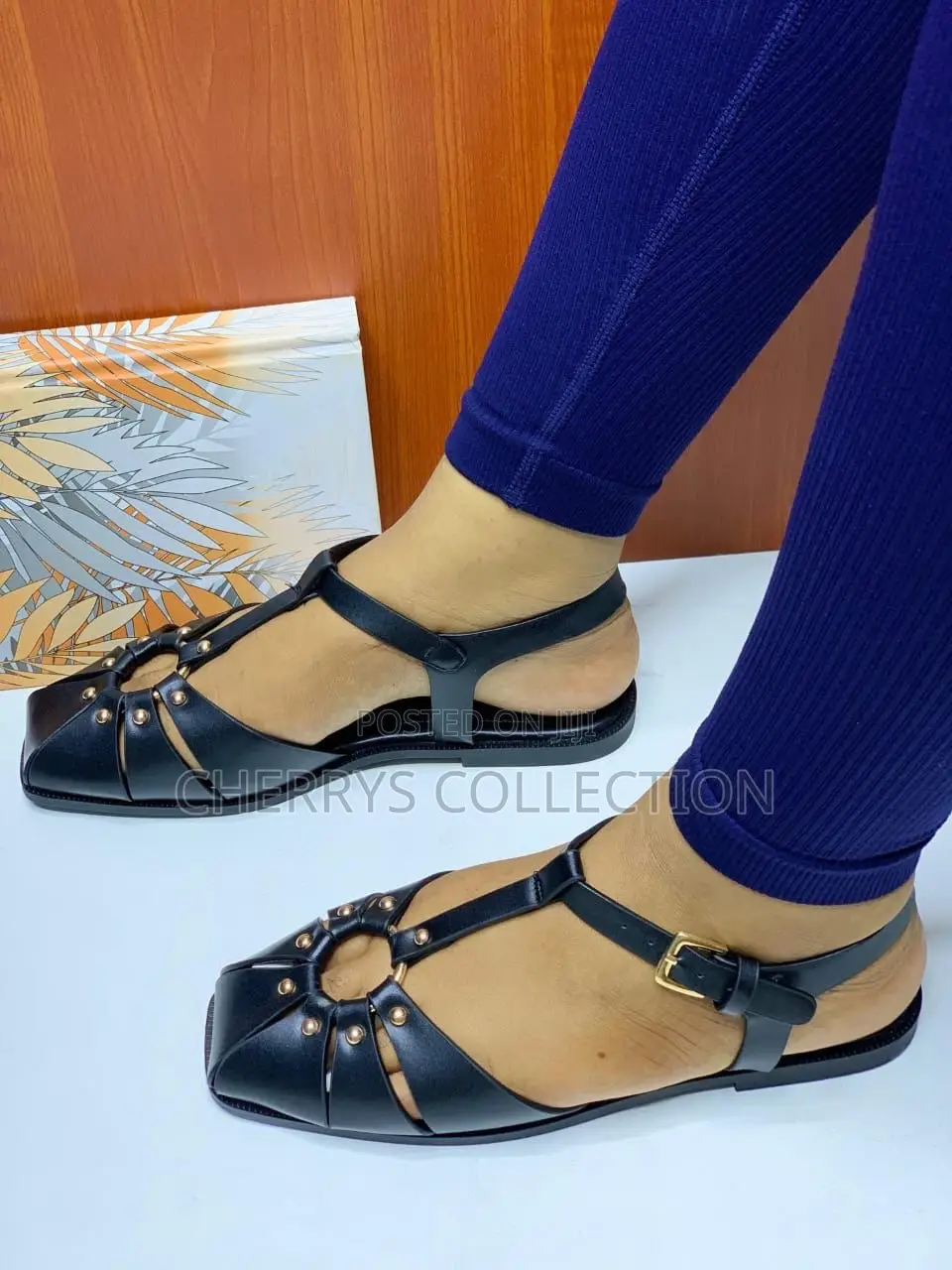 Woman Flat Sandals