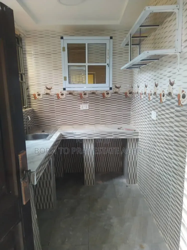 2bdrm Apartment in Born To Pray Estate, Kumasi Metropolitan for rent