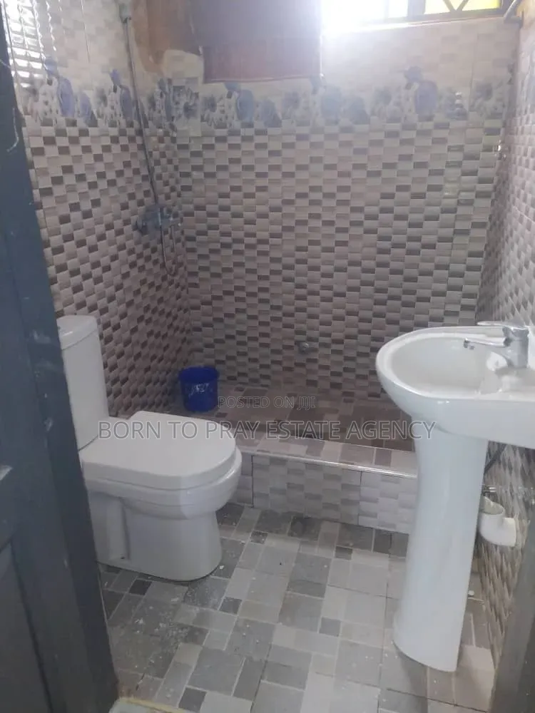 2bdrm Apartment in Born To Pray Estate, Kumasi Metropolitan for rent