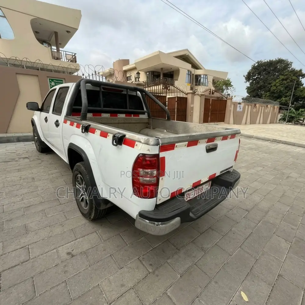 Isuzu KB 2016 White