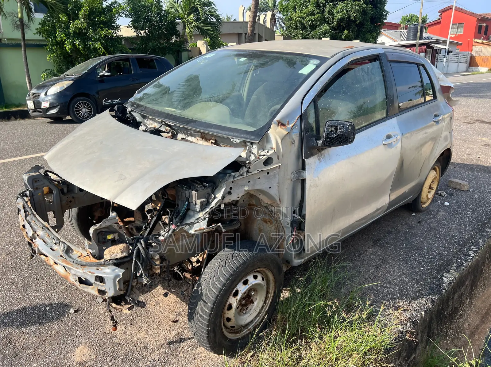 Toyota Vitz 1.3 AWD 3dr 2010 Gray