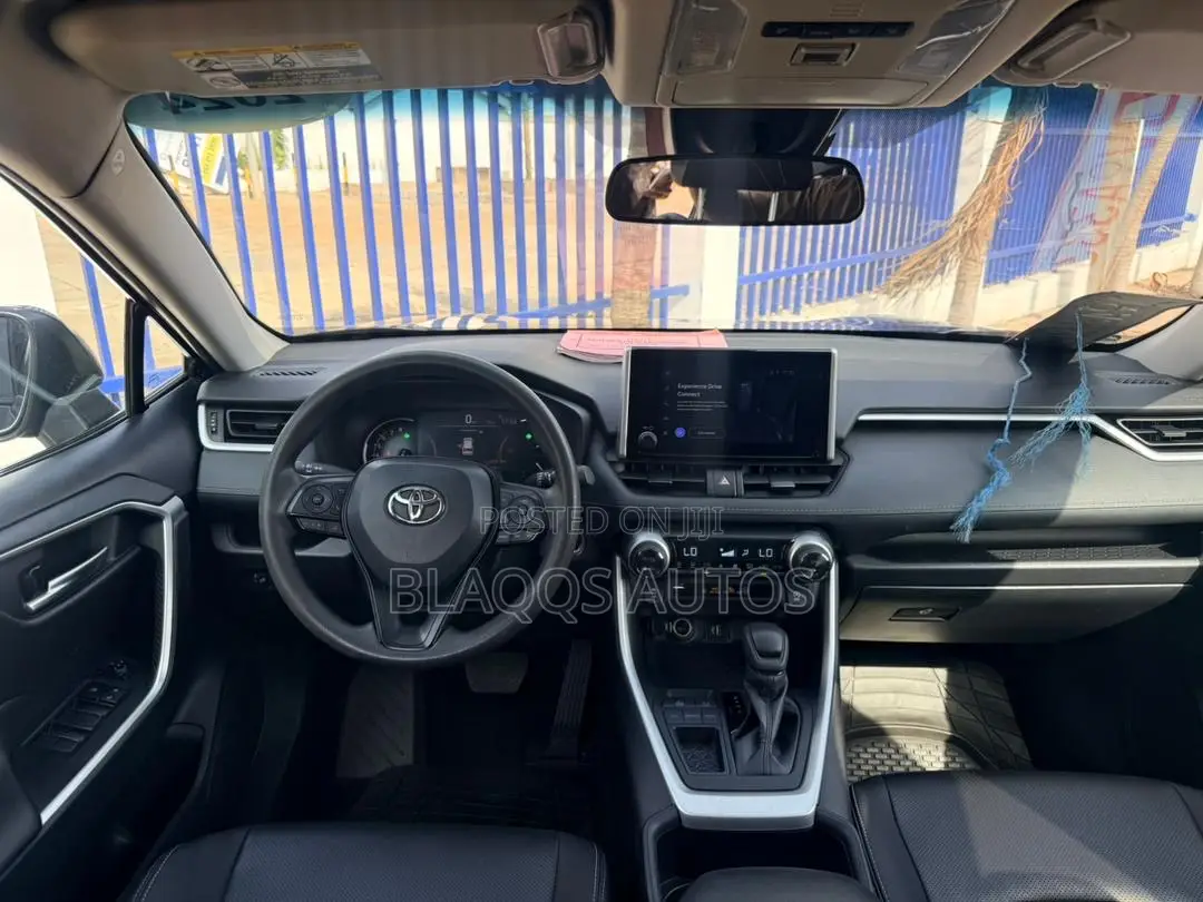 Toyota RAV4 XLE AWD 2024 Black