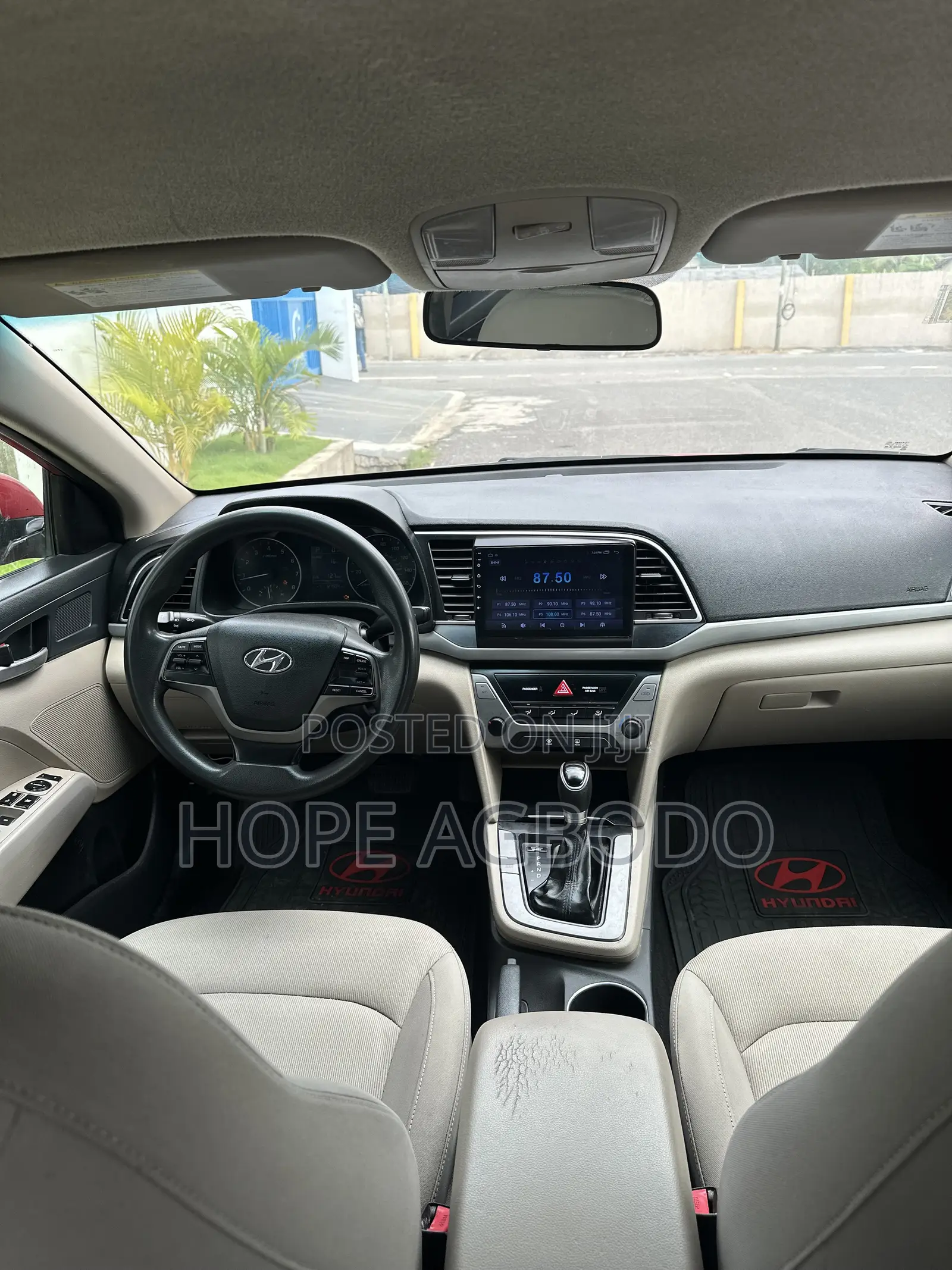 Hyundai Elantra SE Sedan FWD (2.0L 4cyl 6M) 2017 Red