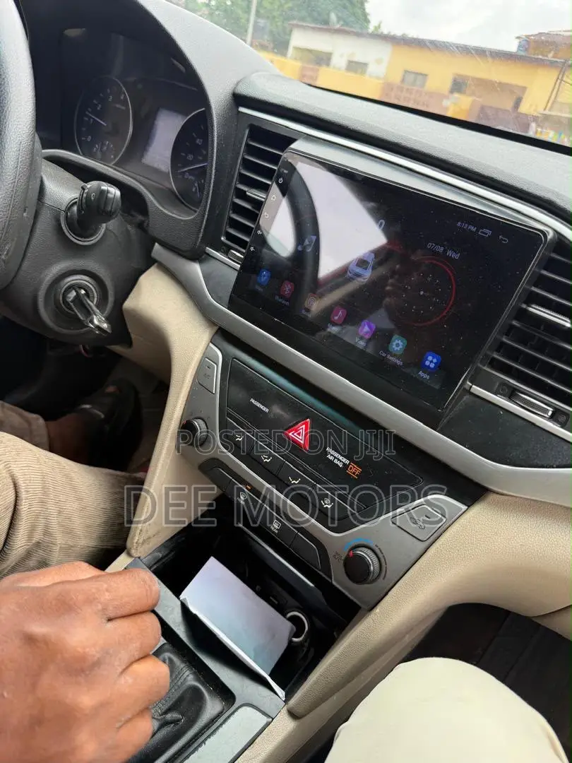 Hyundai Elantra 2018 Red