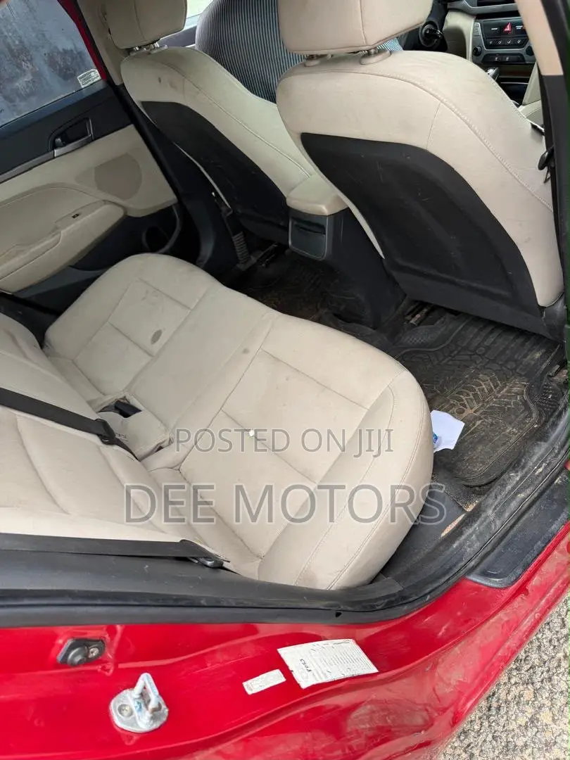 Hyundai Elantra 2018 Red