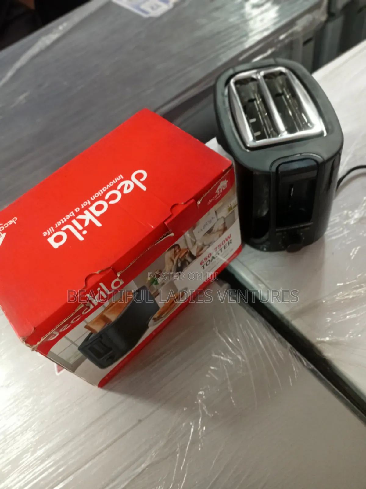 Decakila Toaster – Perfect for Home and Office Kitchens