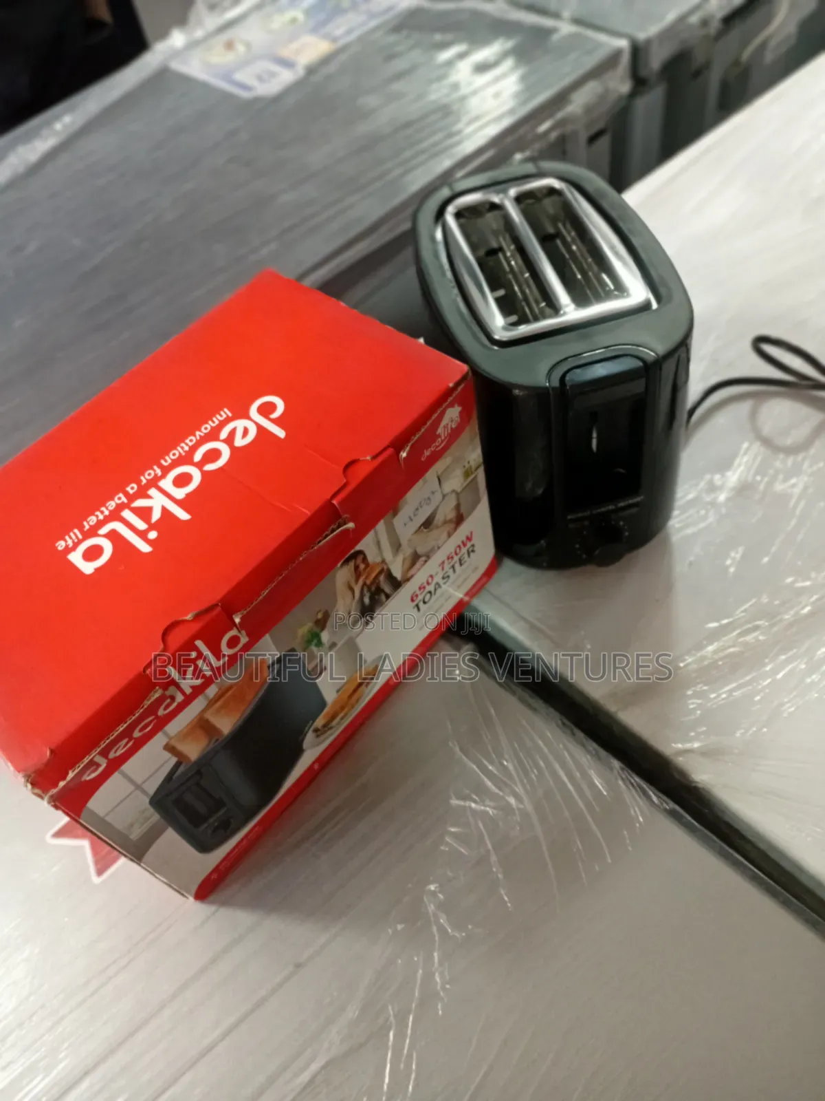 Decakila Toaster – Perfect for Home and Office Kitchens