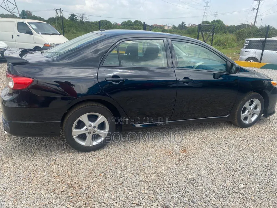 Toyota Corolla 2011 Black