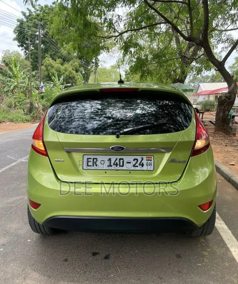 Ford Fiesta 2015 Green