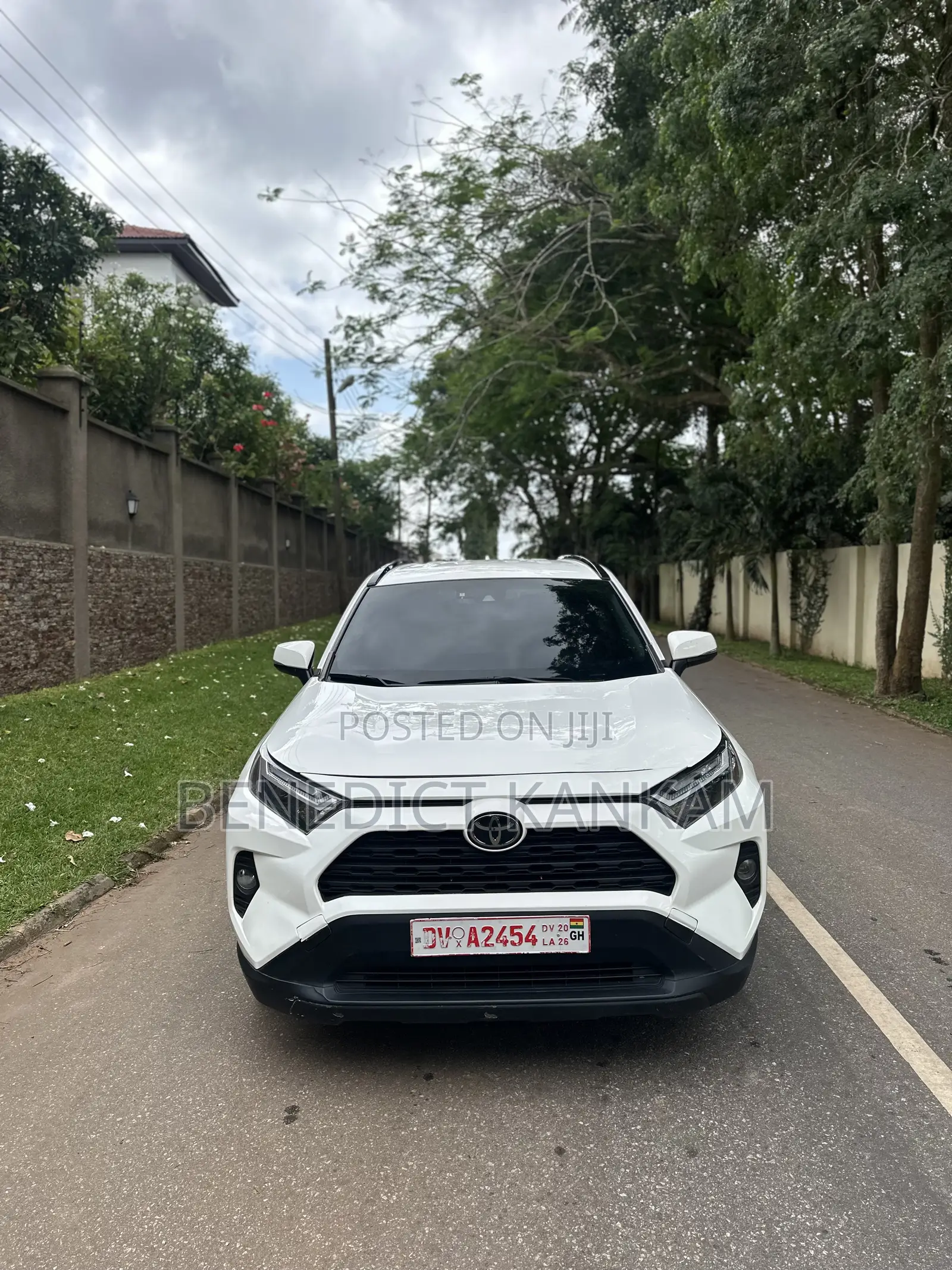 Toyota RAV4 XLE AWD 2023 White