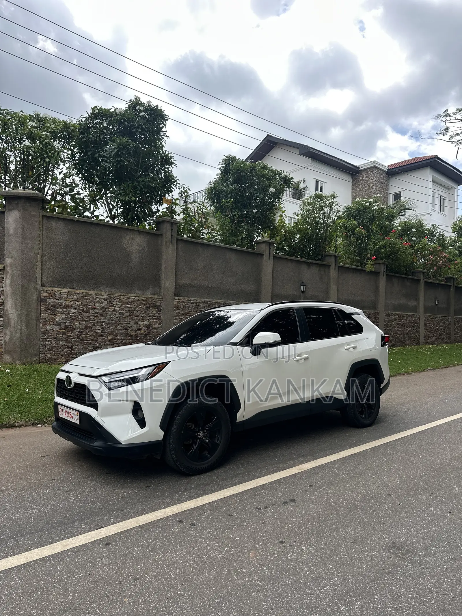 Toyota RAV4 XLE AWD 2023 White