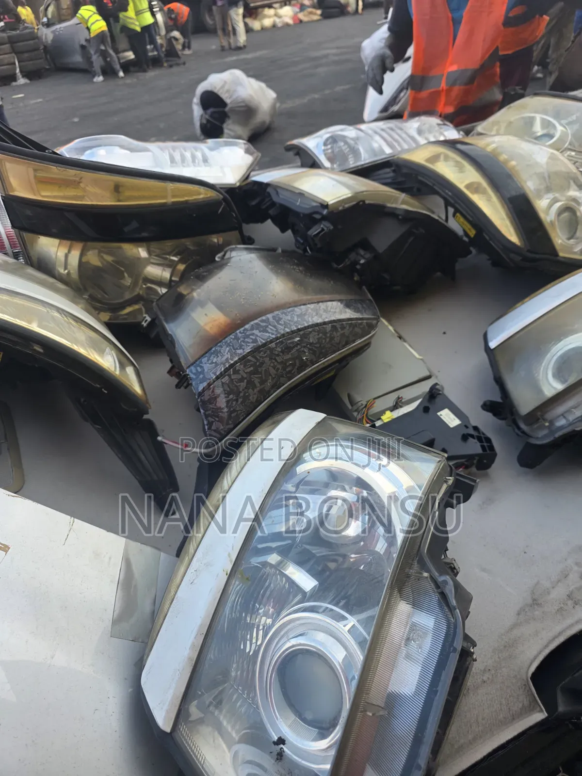 Toyota Voxy Original Headlights