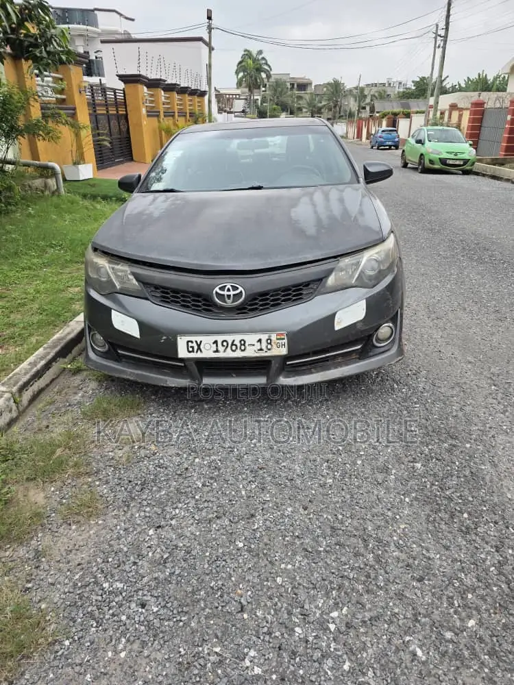 Toyota Camry 2014 Gray