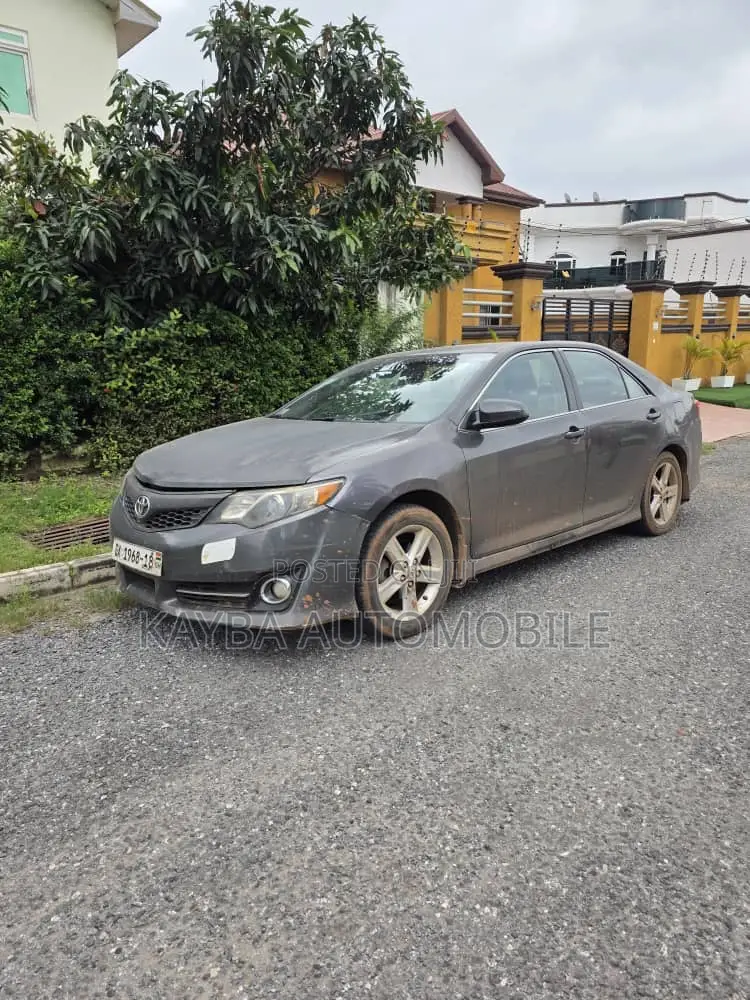 Toyota Camry 2014 Gray