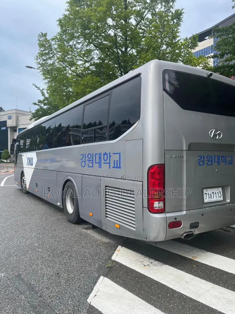 Hyundai Universe 2013 Grey