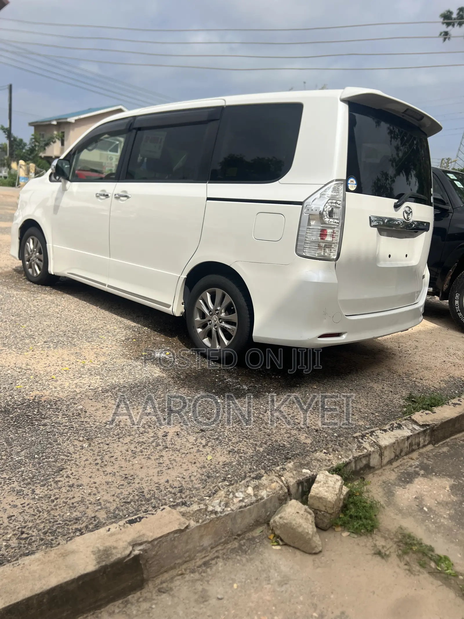 Toyota Voxy 2012 White