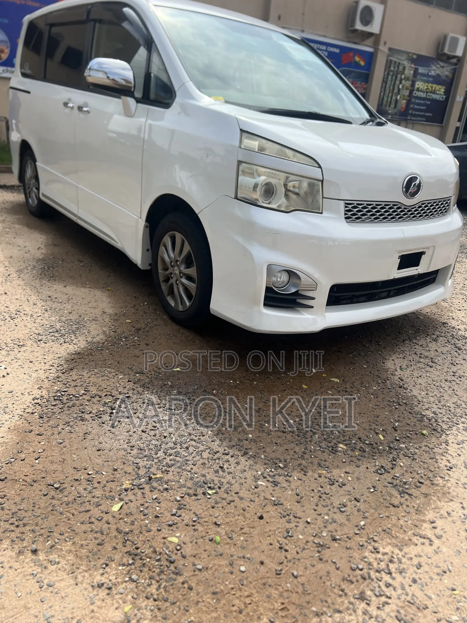 Toyota Voxy 2012 White
