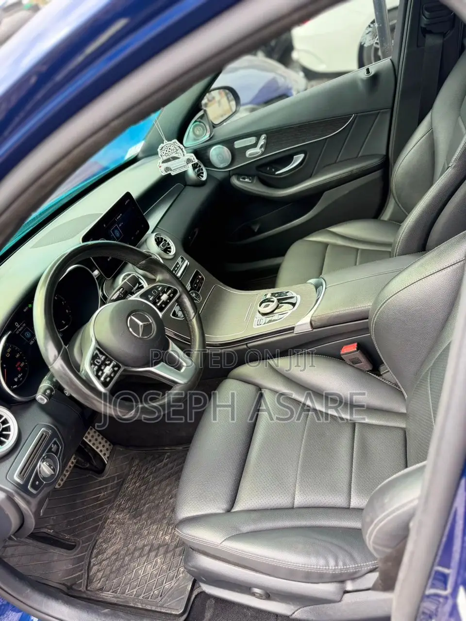 Mercedes-Benz C300 2021 Blue