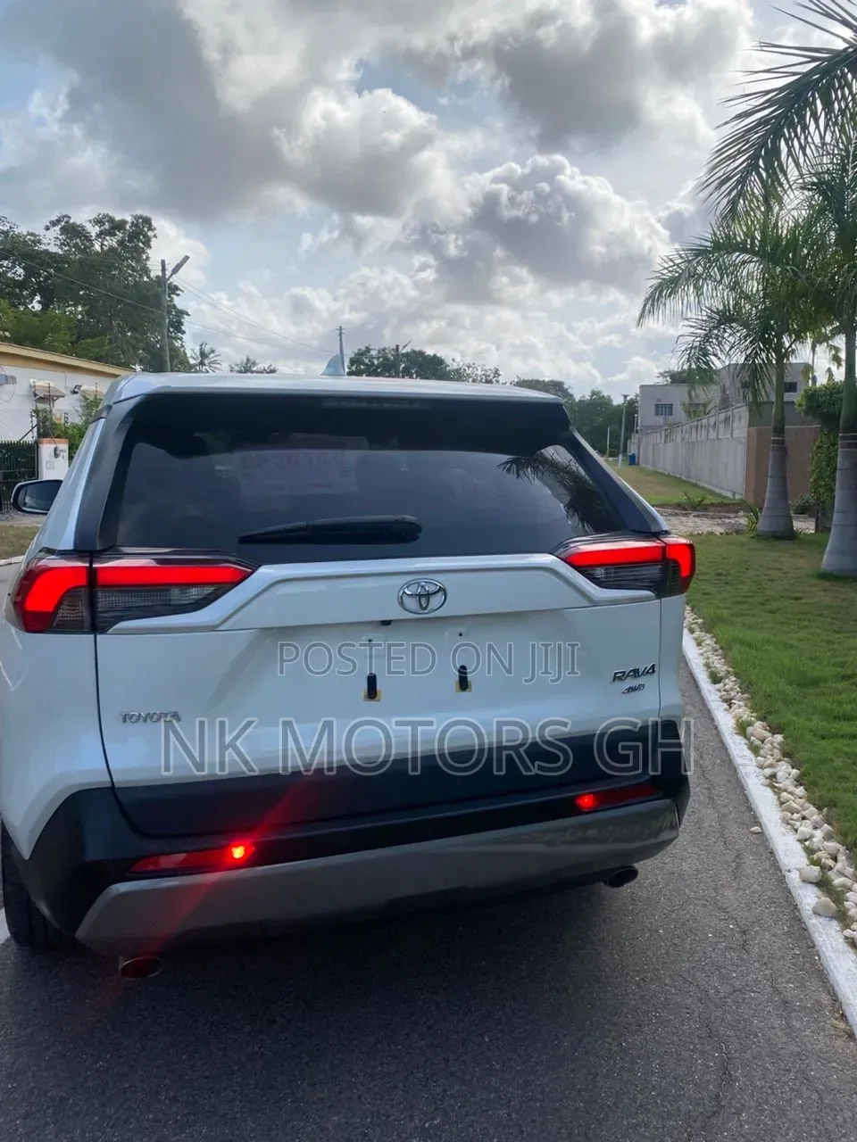 Toyota RAV4 2021 White