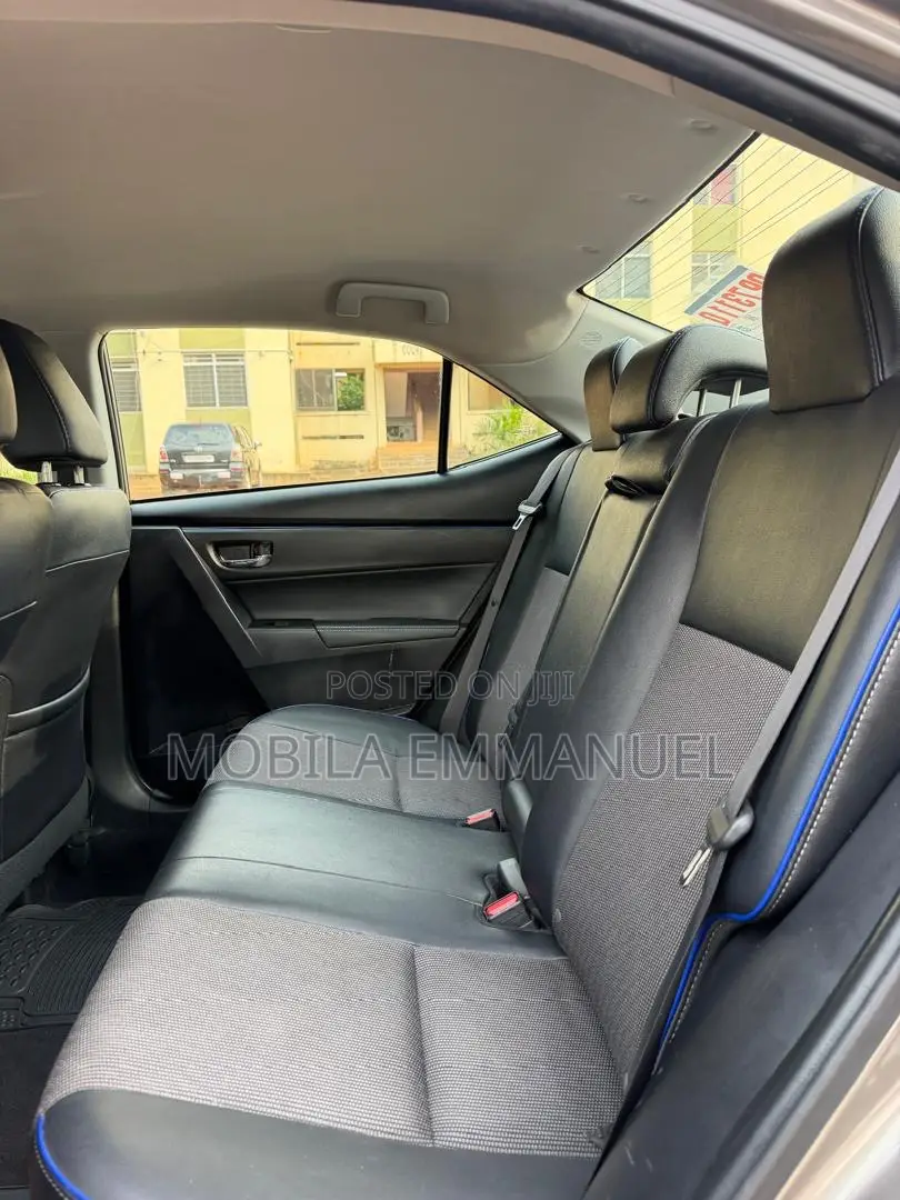 Toyota Corolla SE 4dr Sedan (1.8L 4cyl CVT) 2017 Gray