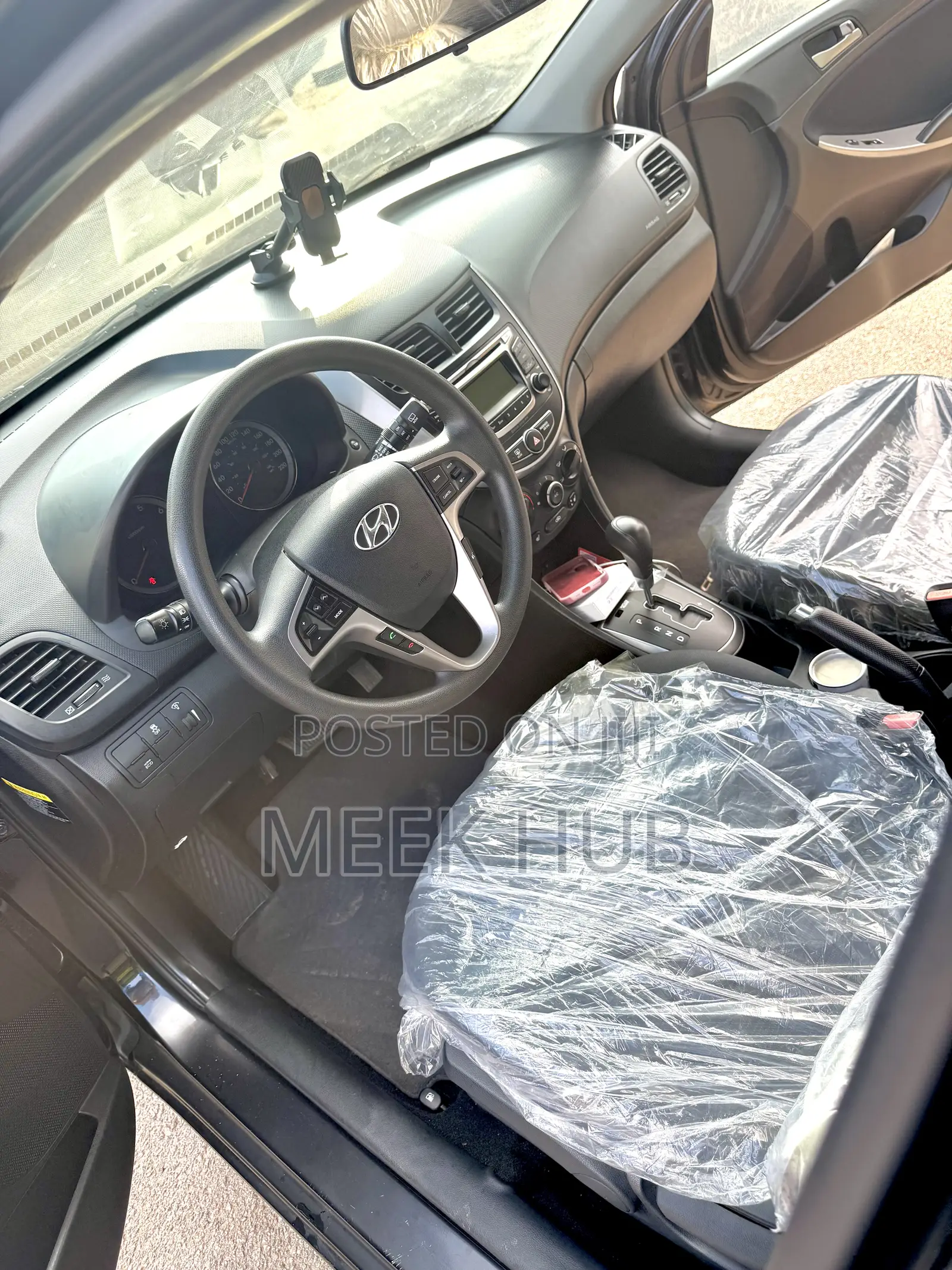 Hyundai Accent SE Hatchback 2016 Black